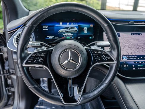 Used 2023 Mercedes-Benz EQS 580 4MATIC SUV image 5