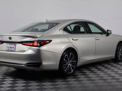 Certified 2025 Lexus ES 300h w/ Premium Package FWD image 4
