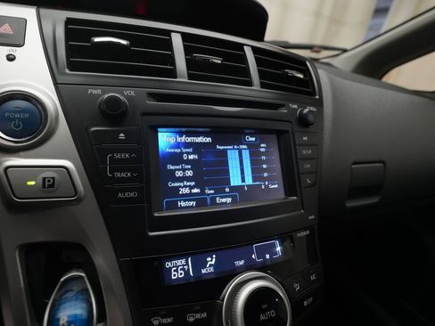 Used 2014 Toyota Prius V Two FWD image 6