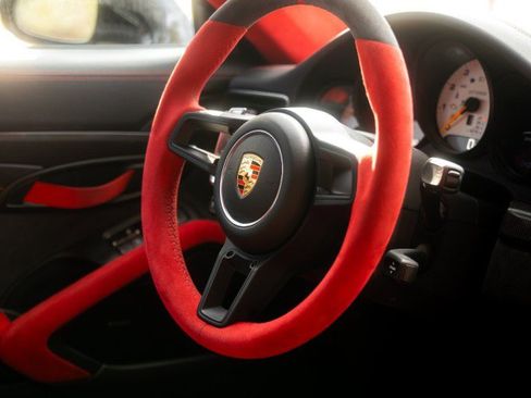 Used 2018 Porsche 911 GT2 RS RWD image 32