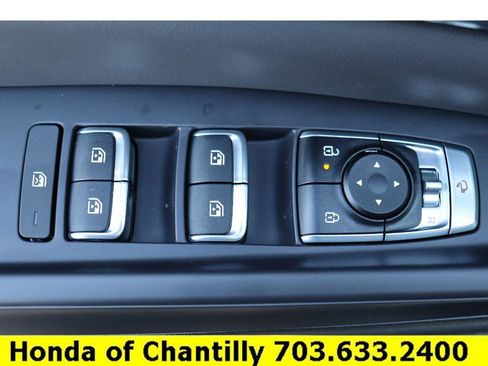 Used 2026 Kia Carnival SX w/ SX Dark Edition Package image 22
