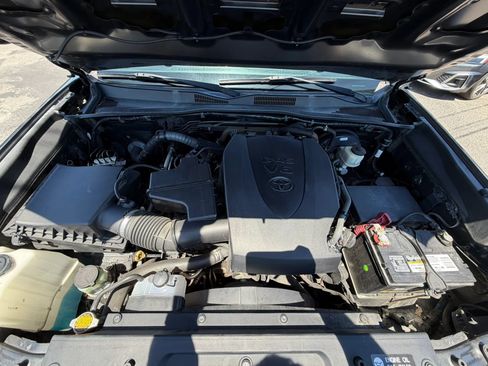Used 2016 Toyota Tacoma TRD Sport w/ Premium & Technology Package AWD/4WD image 42