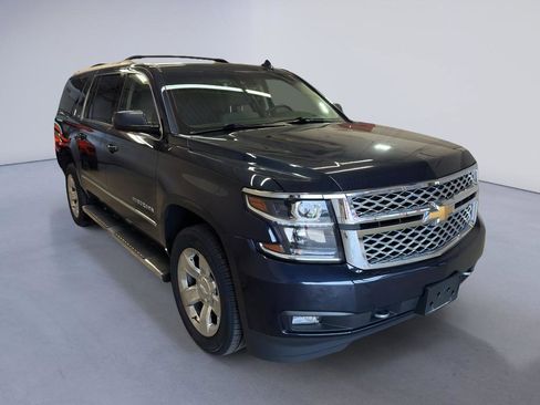 Used 2019 Chevrolet Suburban LT w/ LT Signature Package AWD/4WD image 1