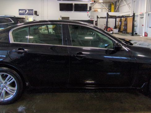 Used 2013 INFINITI G37 x Sedan w/ Premium Pkg AWD/4WD image 3