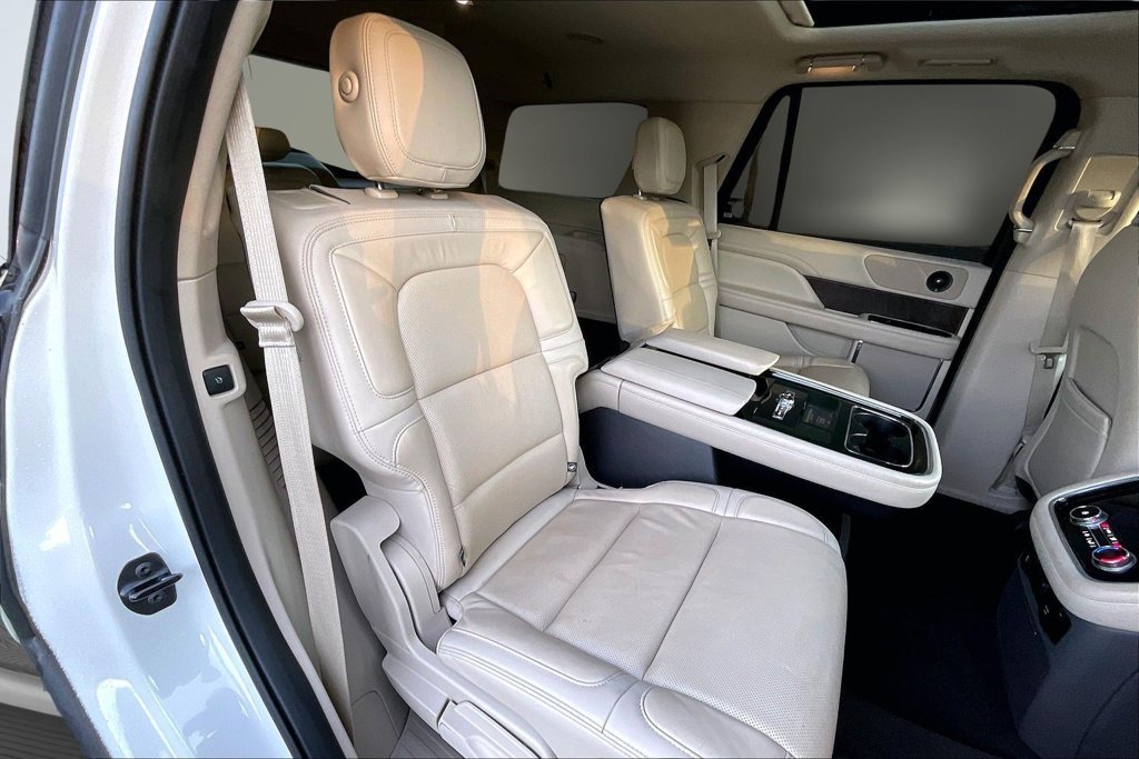 Used 2020 Lincoln Navigator Reserve AWD/4WD image 26