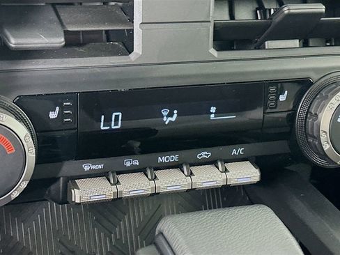 Used 2024 Toyota Tacoma TRD Sport AWD/4WD image 28