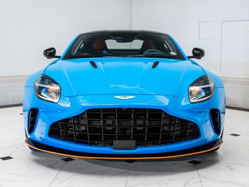 Used 2025 Aston Martin V8 Vantage Coupe image 7