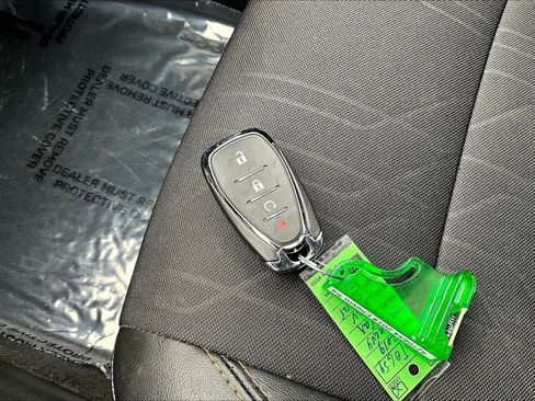 Used 2019 Chevrolet Trax LT w/ Sun & Sound Package FWD image 35