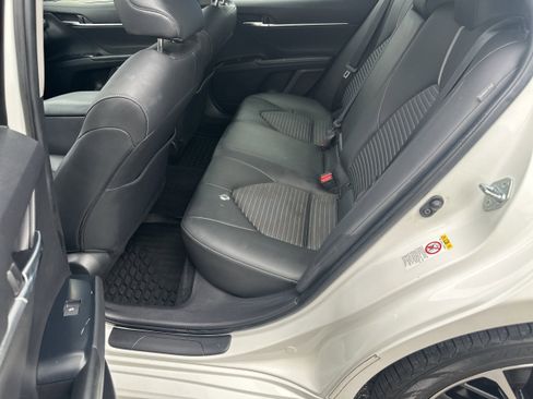 Used 2018 Toyota Camry SE w/ Moonroof Package FWD image 20