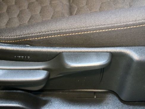 Used 2020 Chevrolet Equinox LT FWD image 12