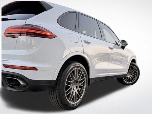 Used 2018 Porsche Cayenne image 42