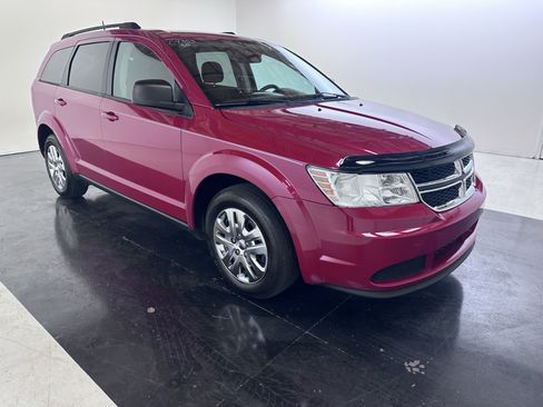 Used 2019 Dodge Journey SE FWD image 2