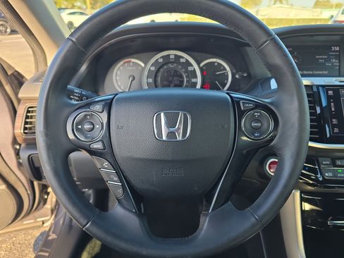 Used 2017 Honda Accord EX-L image 25