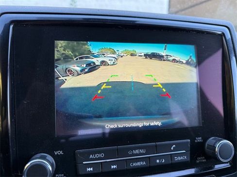 Used 2022 Nissan Frontier SV image 18