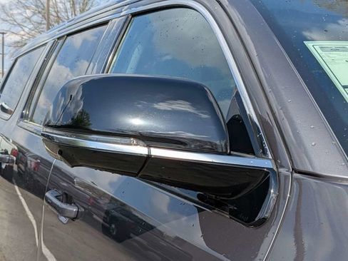 Used 2023 Jeep Wagoneer L Series II w/ Convenience Group I image 12