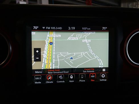 Used 2022 Jeep Gladiator Rubicon w/ Cold Weather Group AWD/4WD image 14