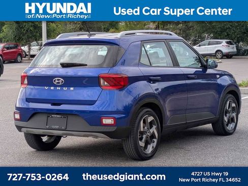 Certified 2023 Hyundai Venue SEL FWD image 5