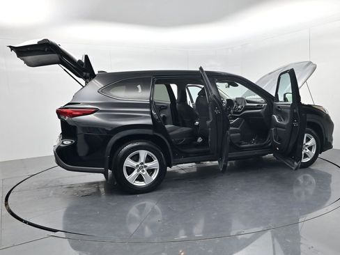Used 2023 Toyota Highlander L FWD image 62