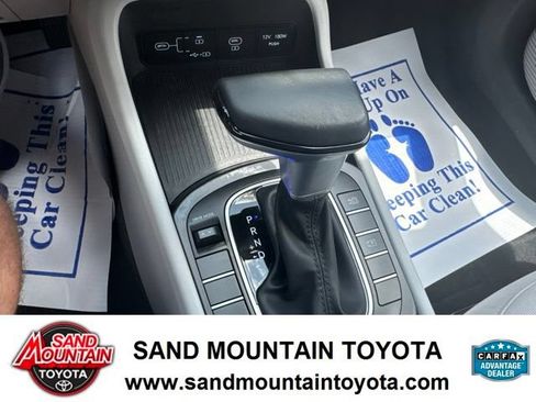 Used 2025 Hyundai Kona SEL FWD image 18