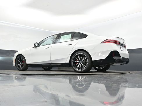 New 2026 BMW 530i w/ M Sport Package image 33