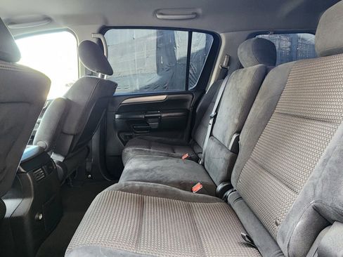 Used 2011 Nissan Armada SV RWD image 47