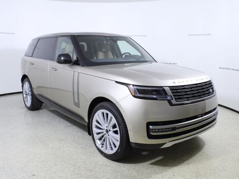 New 2026 Land Rover Range Rover Long Wheelbase SE AWD/4WD image 3
