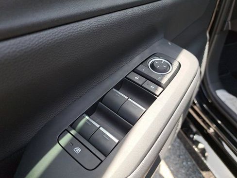 New 2025 Toyota Prius Plug-In Hybrid image 14