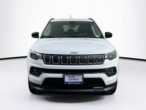 Used 2022 Jeep Compass Latitude image 2