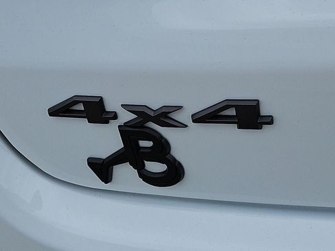 New 2026 Jeep Compass Latitude AWD/4WD image 15