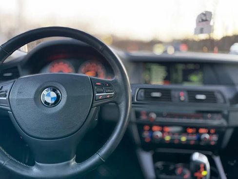 Used 2013 BMW 528i xDrive Sedan image 14