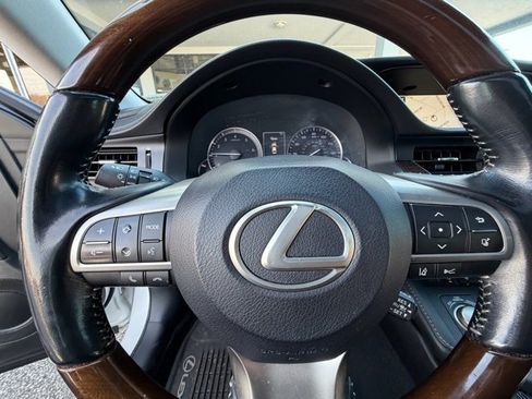 Used 2017 Lexus ES 350 w/ Luxury Package image 11