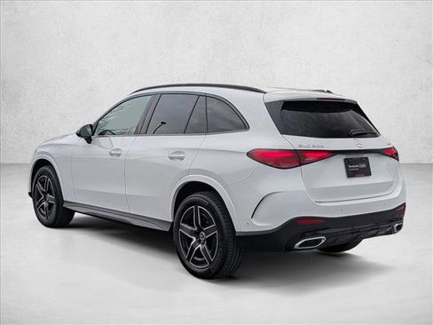 Certified 2025 Mercedes-Benz GLC 300 GLC 300 image 8