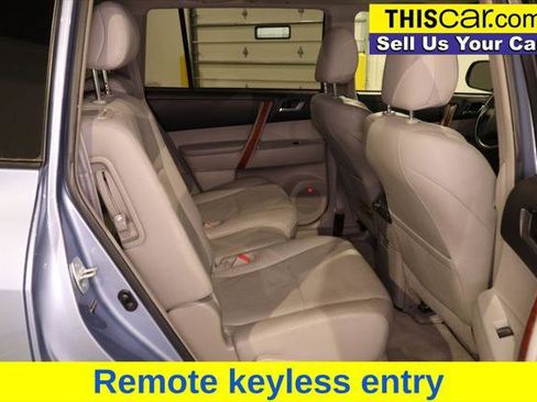 Used 2010 Toyota Highlander Limited image 18