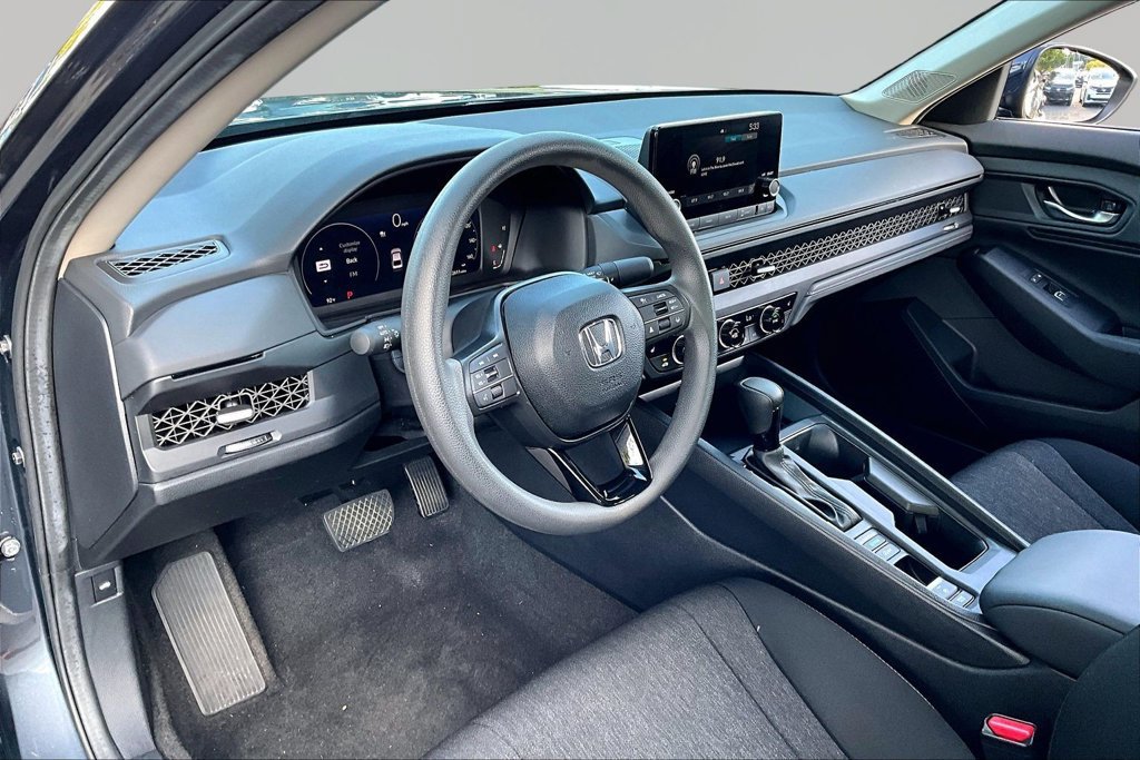 Used 2025 Honda Accord SE image 14