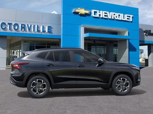 New 2026 Chevrolet Trax LT w/ Driver Confidence Package image 5