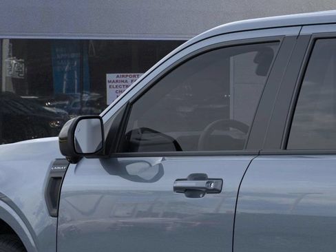 New 2025 Ford Maverick Lariat w/ Black Appearance Package AWD/4WD image 46