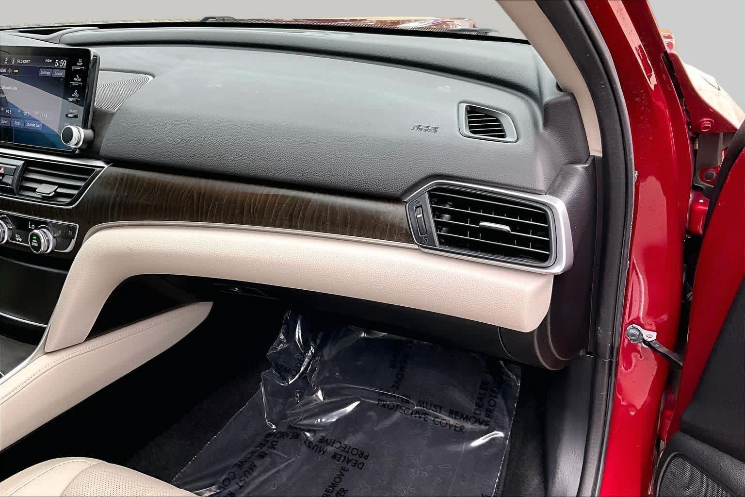 Used 2021 Honda Accord Touring image 14