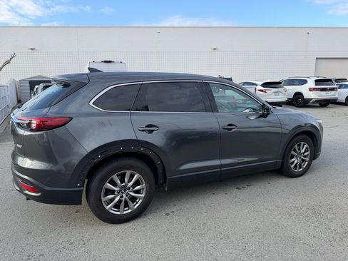 Used 2018 MAZDA CX-9 Touring w/ Touring Premium Package FWD image 3