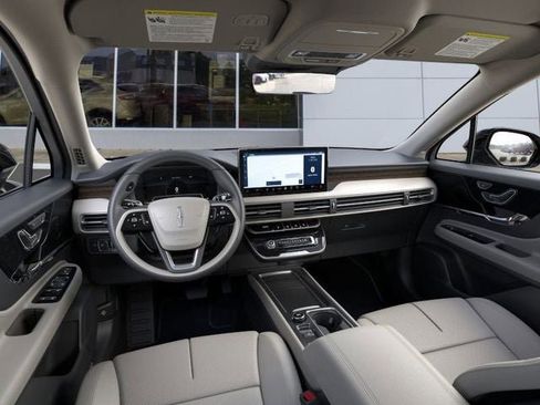 New 2026 Lincoln Corsair Reserve image 9