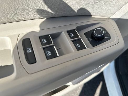 Used 2019 Volkswagen Atlas SE AWD/4WD image 13