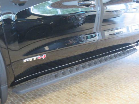 Used 2021 GMC Sierra 1500 AT4 w/ AT4 Premium Package AWD/4WD image 83