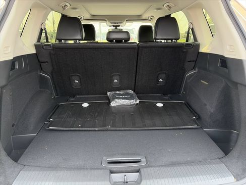 Used 2024 Nissan Rogue Platinum w/ Platinum Premium Package FWD image 28