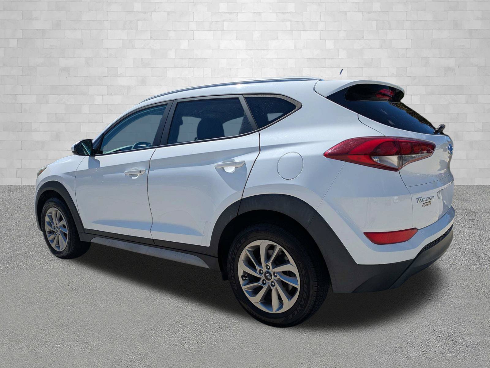 Used 2017 Hyundai Tucson SE w/ SE Popular Package 02 FWD image 4
