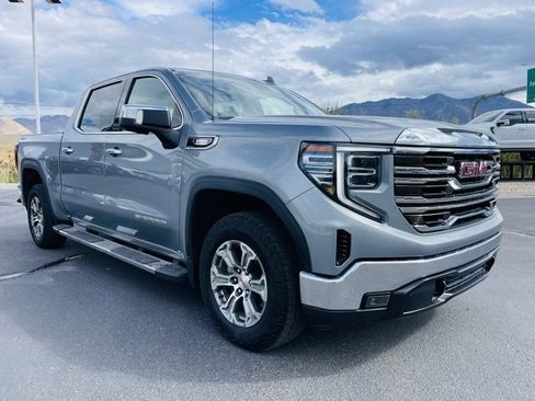 Used 2023 GMC Sierra 1500 SLT w/ SLT Convenience Package image 3