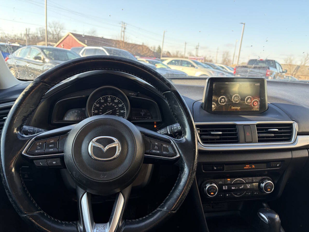 Used 2017 MAZDA MAZDA3 Touring FWD image 21