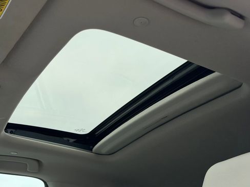 Used 2024 Honda CR-V EX-L image 17