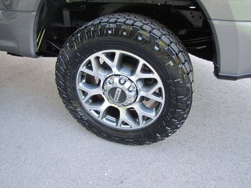 Used 2022 Ford F250 Lariat w/ Lariat Value Package AWD/4WD image 32