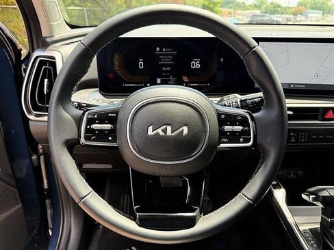 Used 2025 Kia Sorento S w/ Panoramic Sunroof Package FWD image 21