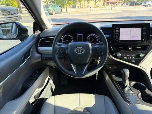 Used 2022 Toyota Camry SE image 15
