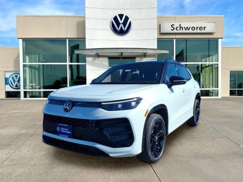 New 2026 Volkswagen Tiguan SE R-Line image 8